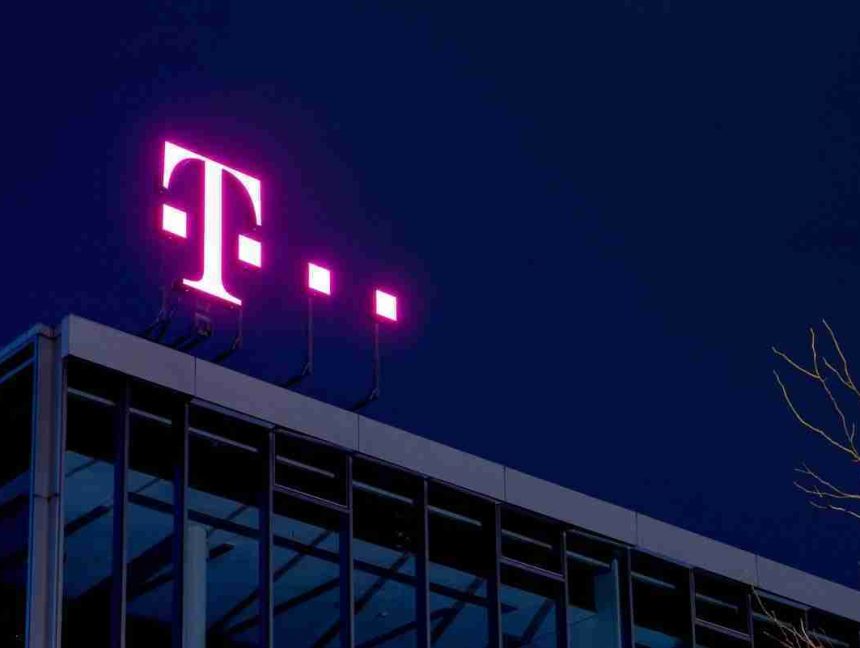 T-Mobile Confirms Servers Were Hacked, Investigates Data Breach