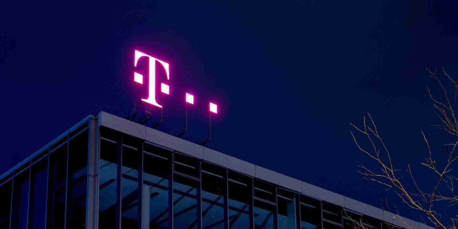 T-Mobile Confirms Servers Were Hacked, Investigates Data Breach