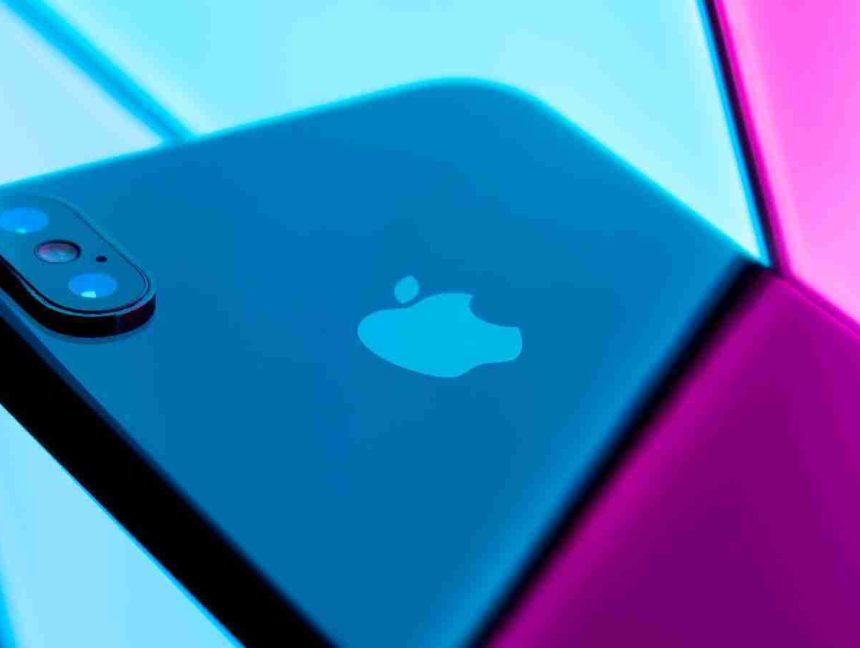 iOS Malware can Fake iPhone Shut Downs to Snoop on Camera, Microphone