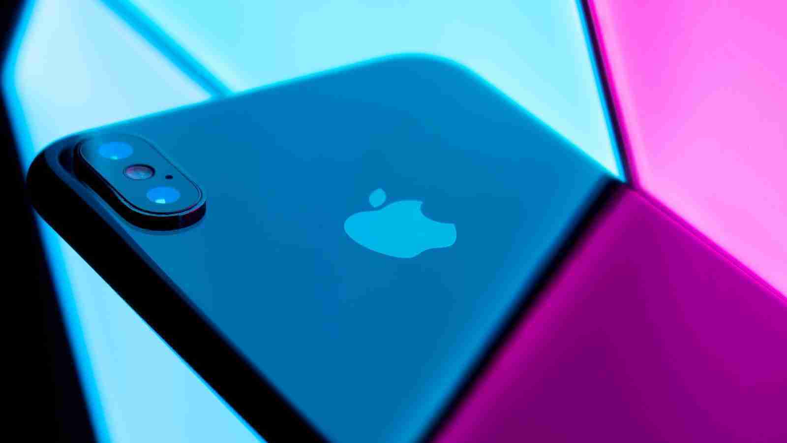 iOS Malware can Fake iPhone Shut Downs to Snoop on Camera, Microphone