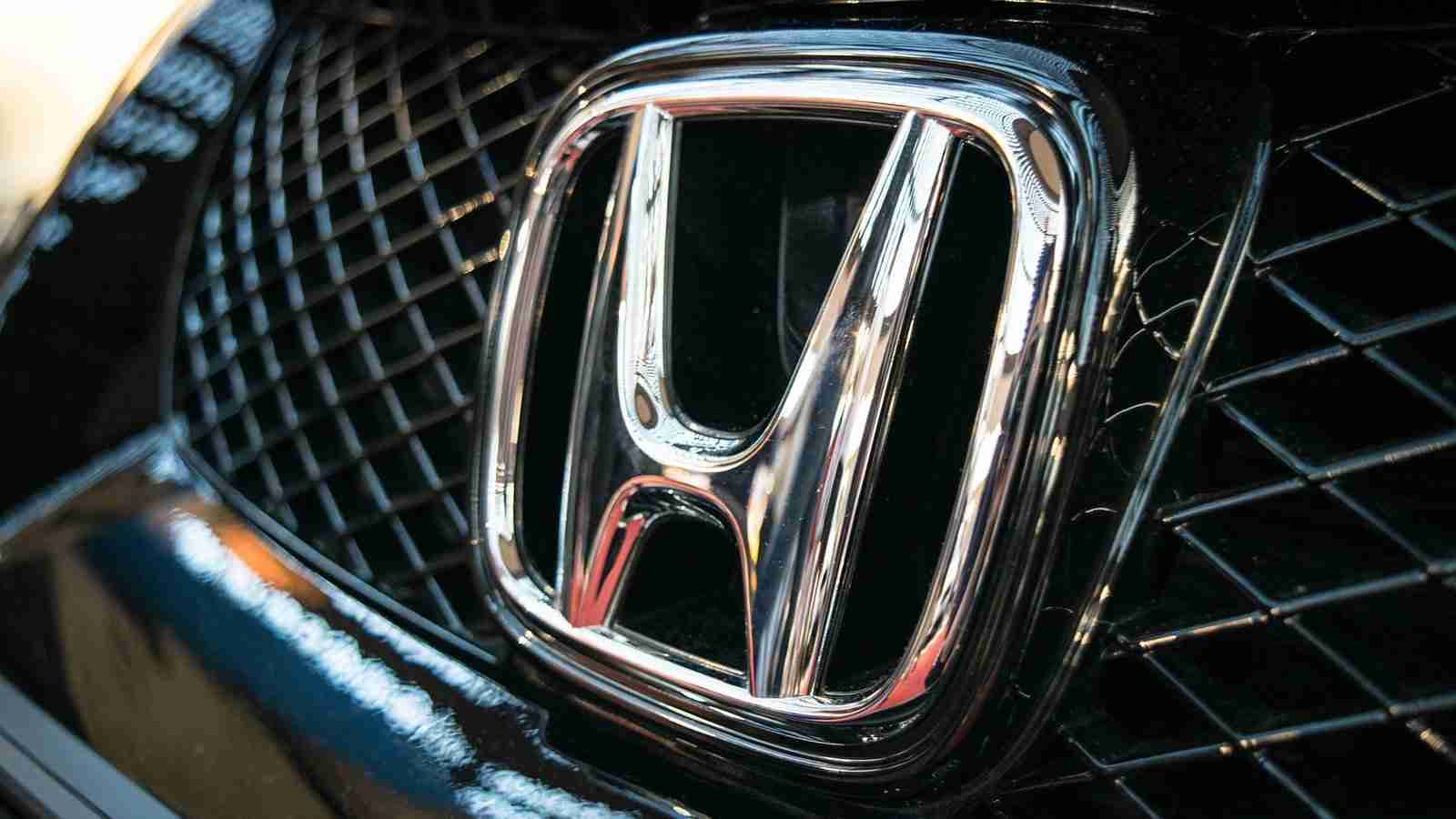 Honda, Acura Cars Hit By Y2K22 Bug that Rolls Back Clocks to 2002